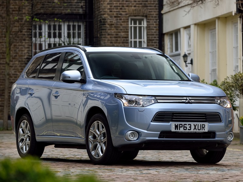 10 000 vozů Mitsubishi Outlander PHEV v Nizozemsku