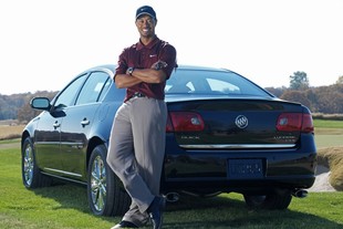 Tiger Woods ještě jako tvář automobilky Buick