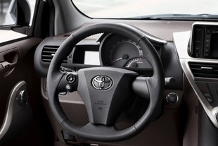 Toyota iQ