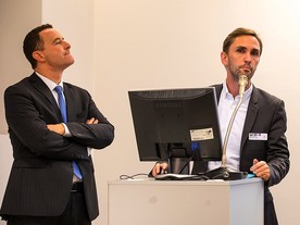 Zastupci Citroënu Martin Bellamy (ředitel pro strategii) a Benjamin Demozay (produktová komunikace)