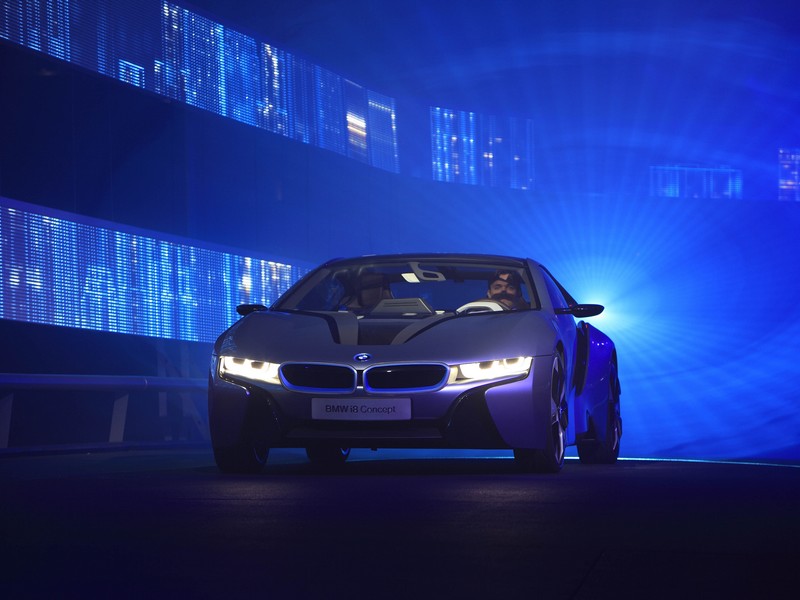 BMW i8 přiváží laserové světlomety
