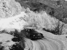 Citroën DS21 při Rallye de Monte Carlo 1966