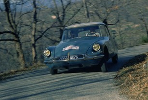 Citroën DS19 při Ronde des Cevennes 1963 