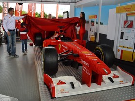 Kampaň Shell - monopost F1 Ferrari ze stavebnice Lego