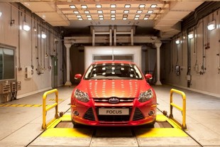 Ford Focus 2012 Red Hot Chilly