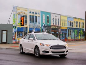 Autonomní Ford Fusion v Mcity