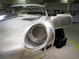 rekonstrukce vozu Jaguary E-Type Lightweight 