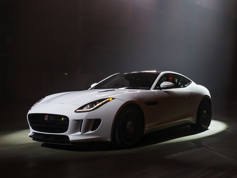 Jaguar předvedl F-TYPE Coupé