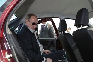 Putin na zadním sedadle