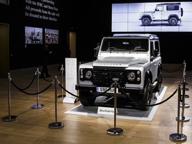 Land Rover Defender 2 000 000