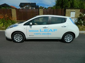 Nissan LEAF