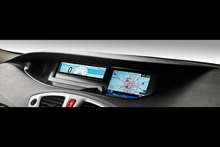 Multifunkční displej + navigace