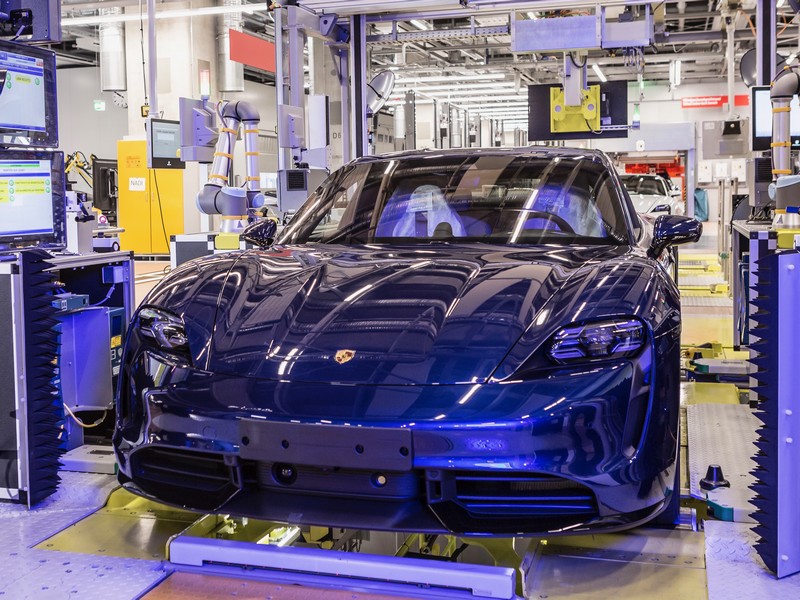 Přerušení výroby u Porsche