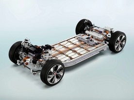autoweek.cz - Nedostatek akumulátorů zastavuje výrobu elektromobilů