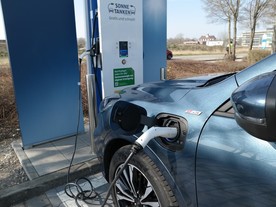autoweek.cz - Plug-in hybridy nejsou moc efektivní
