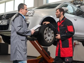 autoweek.cz - Autoservisy: osobní poradenství důležitější než internet