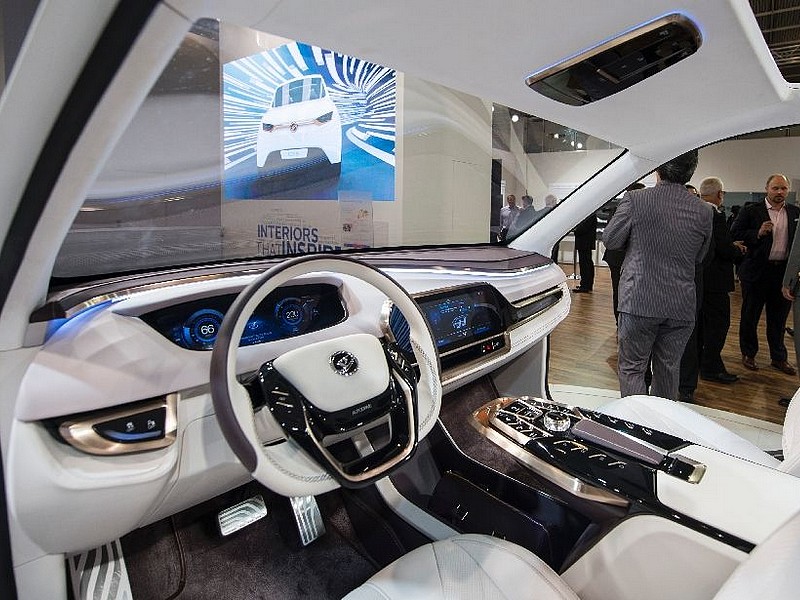 Yanfeng představuje inovace automobilových interiérů 