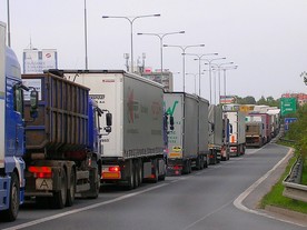 autoweek.cz - Praha se chce vozit po zádech Středočechů