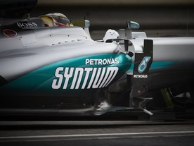 autoweek.cz - Motorové oleje Petronas v ČR