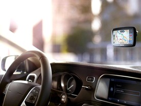 autoweek.cz - Jakou zvolit navigaci do auta a kam ji umístit?
