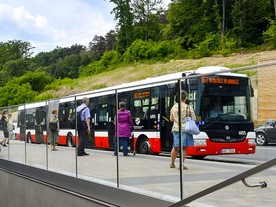 autoweek.cz - DPP sází na naftu