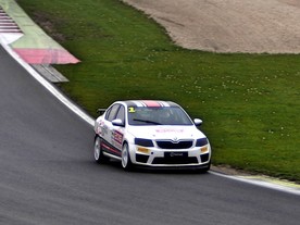 autoweek.cz - První test vozu Škoda Octavia Cup pro sezónu 2018