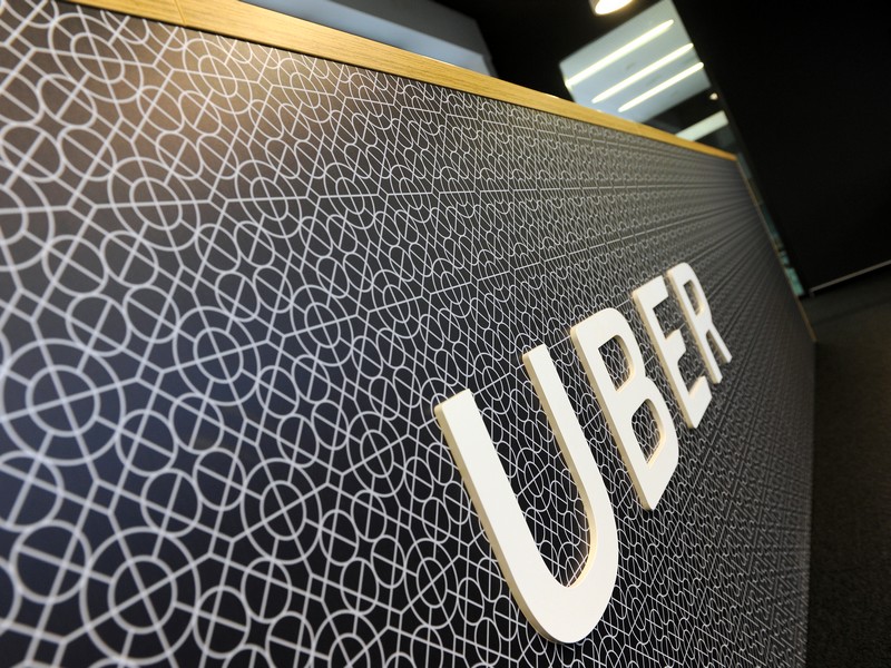 Uber je oficiálně taxislužba