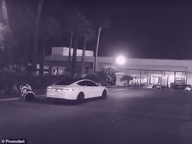 autoweek.cz - Autonomní automobil „zabil“ robota