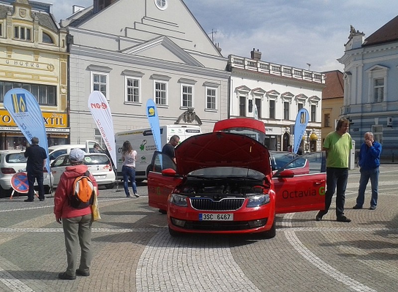 CNG vozy zaujaly firmy i školáky