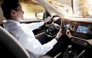 autoweek.cz - 	Muži za volantem