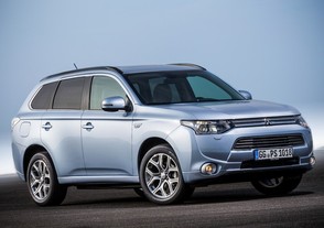 autoweek.cz - Mitsubishi Outlander PHEV v Evropě