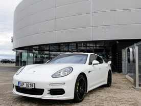 autoweek.cz - Dobíjecí stanice pro Porsche plug in hybridy