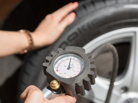 autoweek.cz - S tlakem vzduchu v pneumatikách se pojí četné mýty