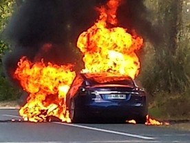 autoweek.cz - Tesla má problémy