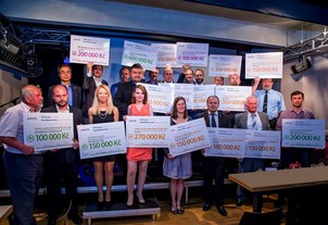 autoweek.cz - Letošní granty TPCA pro Kolínsko předány