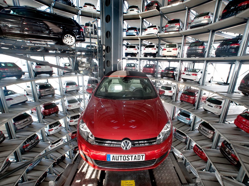 Volkswagen v celosvětovém prodeji předstihl Toyotu