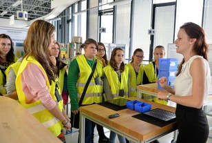 autoweek.cz - Úspěšný kariérní Den pro dívky ve Škoda Auto 