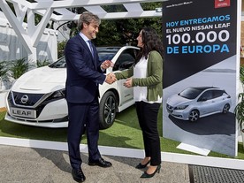 autoweek.cz - Jubilejní Nissan Leaf