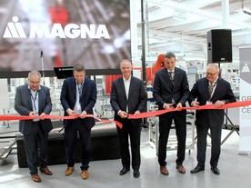 autoweek.cz - Magna otevřela nový závod v Chomutově