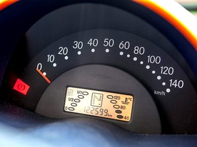 autoweek.cz - Zákaz manipulace s tachometrem
