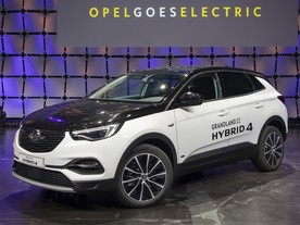 autoweek.cz - Druhý z řady elektrifikovaných vozů Opel