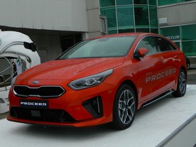 autoweek.cz - Kia ProCeed s novými motory