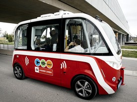 autoweek.cz - Autonomní autobus ve Vídni zranil chodkyni