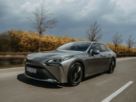 autoweek.cz - V Pekingu má brzy jezdit 10 tisíc aut na vodík