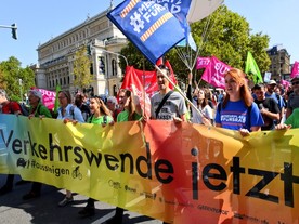 autoweek.cz - Cyklisté budou protestovat při IAA