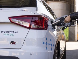 autoweek.cz - Z odpadkového koše do palivové nádrže