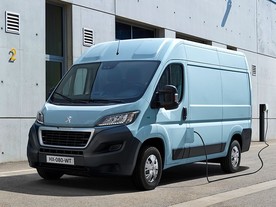 autoweek.cz - Peugeot představuje elektrickou dodávku e-Boxer