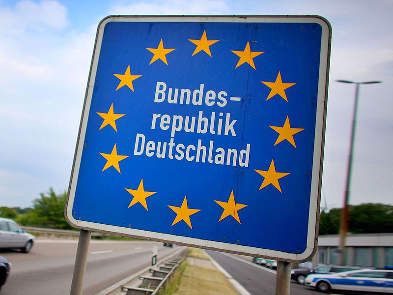 Veřejná doprava do Německa zastavena