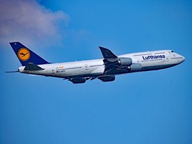 autoweek.cz - Dopravci v problémech, lety duchů a komplikace na hranicích