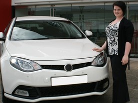 autoweek.cz - Koupě automobilu se stává dominantou žen